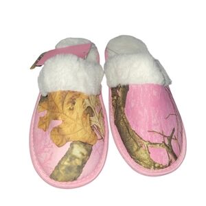 Pink Realtree Camouflage Slippers with White Fur Lining Sz. 7-8